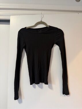 Everlane Black Long-Sleeve Crewneck Tee